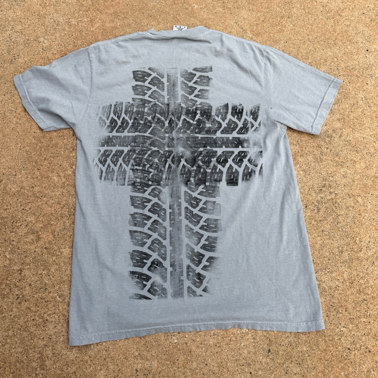 Crossroads Tee -Concrete Gray Large