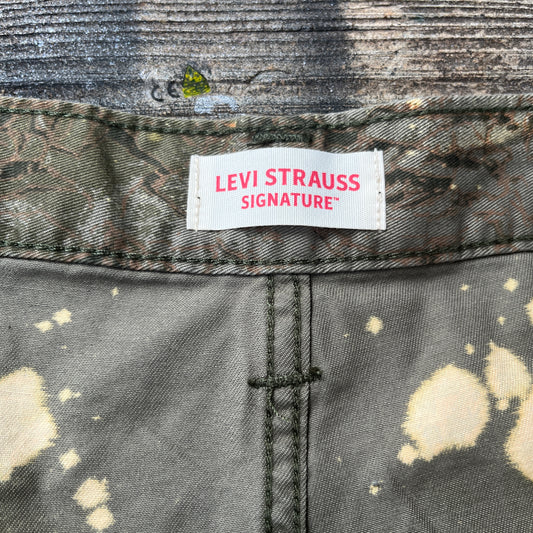 Custom Bleached Levi Signature Camo Cargo Shorts Mens 42